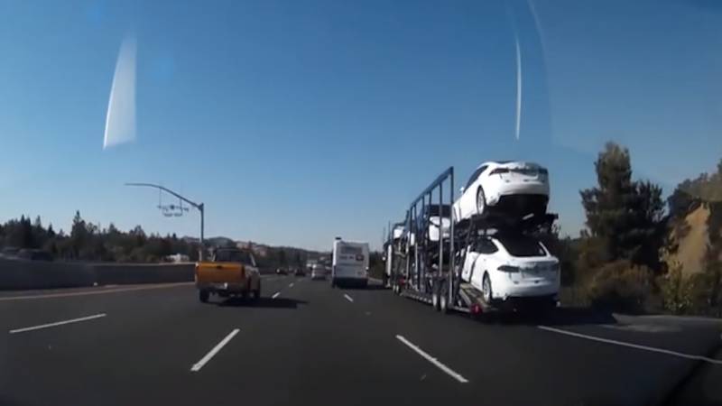 Recharge Wrap-up: Tesla truck's close call, Tesla age discrimination suit